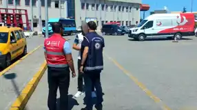 32 Kaçakçı, 572 Düzensiz Göçmen Yakalandı
