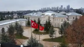 FETÖ'cü Firari İş Adamına Ait Malikaneye Bayrak Dikildi