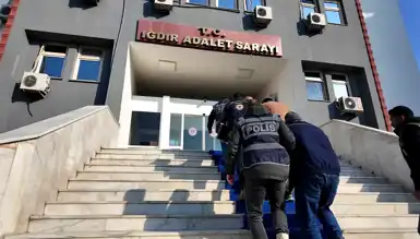 Iğdır'da İnsan Kaçakçıları Tutuklandı