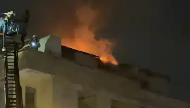 Gece Yarısı Yangın: Kentsel Dönüşüm Alanında Büyük Korku!