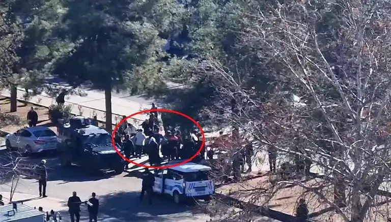 Diyarbakır Adliyesi'nde Kavga! Tekme ve Yumruklar Havada Uçuştu